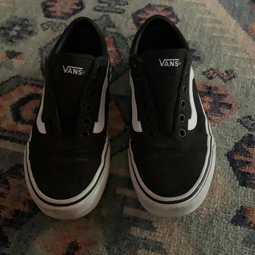 Black and white vans 6.5 women’s